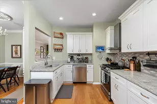 124 E Colonial Dr, Occoquan, VA 22125 - Photo 11