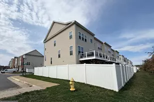 7437 Cedarwood Grove Ln, Manassas, VA 20109 - Photo 3