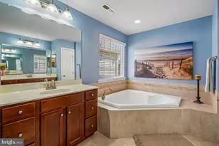 8716 Raleigh Mews, Gainesville, VA 20155 - Photo 23