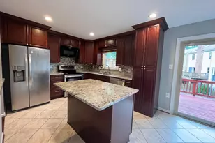 11353 Cromwell Ct, Woodbridge, VA 22192 - Photo 9