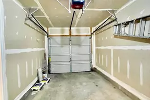 15706 John Diskin Cir, Woodbridge, VA 22191 - Photo 27