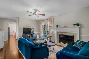 13104 Holly Leaf Ct, Woodbridge, VA 22192 - Photo 5