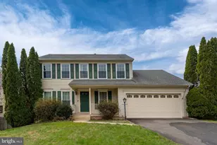 5568 Roundtree Dr, Woodbridge, VA 22193 - Photo 3