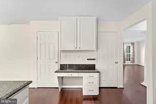 5568 Roundtree Dr, Woodbridge, VA 22193 - Photo 15