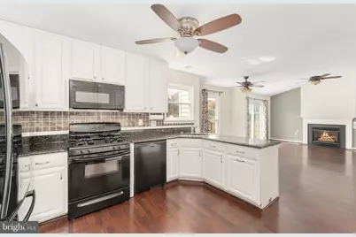 5568 Roundtree Drive, Woodbridge, VA 22193 - Photo 17