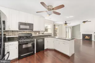 5568 Roundtree Dr, Woodbridge, VA 22193 - Photo 17