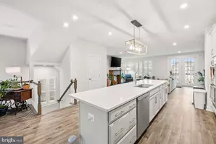 10572 Waterbury Woods Way, Manassas, VA 20112 - Photo 7