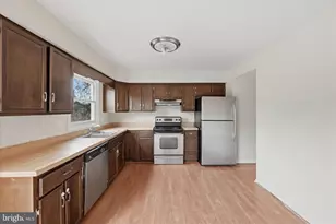 8230 Blue Ridge Ct, Manassas, VA 20109 - Photo 11