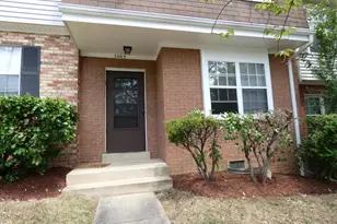 3495 Castle Hill Dr, Woodbridge, VA 22193 - Photo 17