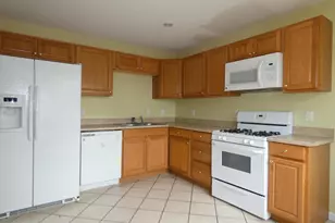 3495 Castle Hill Dr, Woodbridge, VA 22193 - Photo 3