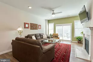 15563 Blue Lotus Ln, Haymarket, VA 20169 - Photo 9