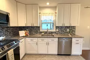 4959 Linsey Ct, Woodbridge, VA 22193 - Photo 9