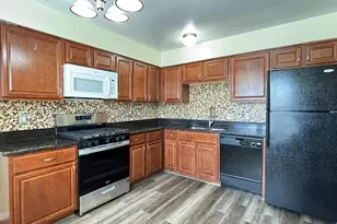 4306 Eileen Ct, Woodbridge, VA 22193 - Photo 3