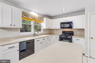 15385 Bevanwood Dr, Woodbridge, VA 22193 - Photo 15