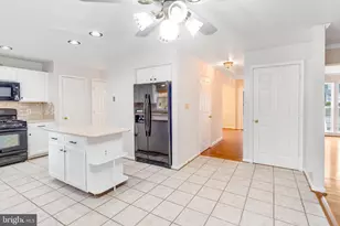 15385 Bevanwood Dr, Woodbridge, VA 22193 - Photo 13