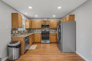 5168 Havering Way, Woodbridge, VA 22193 - Photo 3