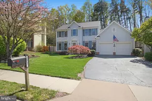 3937 Leaf Lawn Ln, Woodbridge, VA 22192 - Photo 3