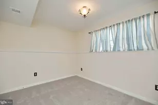 8300 Wallace Ln, Manassas, VA 20109 - Photo 37