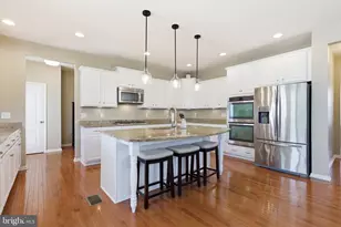 8970 Fenestra Pl, Gainesville, VA 20155 - Photo 3