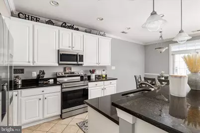 2464 Eastbourne Drive, Woodbridge, VA 22191 - Photo 23