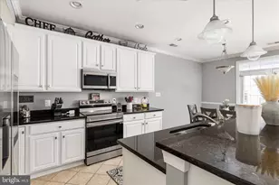 2464 Eastbourne Dr, Woodbridge, VA 22191 - Photo 23