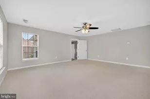 8166 Tenbrook Dr, Gainesville, VA 20155 - Photo 17