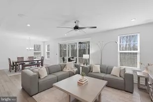 1555 Meadowlark Glen Rd, Dumfries, VA 22026 - Photo 11