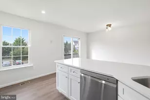 14275 Newbern Loop, Gainesville, VA 20155 - Photo 5