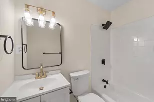 13899 Montoclair Ln, Woodbridge, VA 22193 - Photo 17