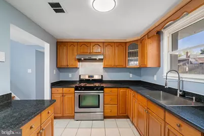 13303 Knoll Court, Woodbridge, VA 22193 - Photo 7