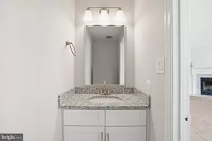 2760 Brier Pond Cir, Woodbridge, VA 22191 - Photo 9