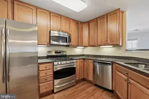3000 Chinkapin Oak Ln, Woodbridge, VA 22191 - Photo 3