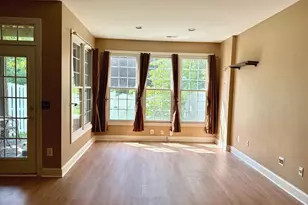 6866 Witton Cir, Gainesville, VA 20155 - Photo 13