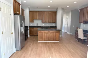 6866 Witton Cir, Gainesville, VA 20155 - Photo 5