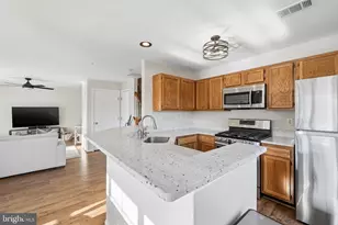 11712 Tolson Pl, Woodbridge, VA 22192 - Photo 9