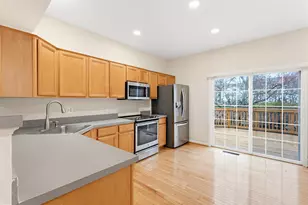 12212 Densmore Ct, Woodbridge, VA 22192 - Photo 13