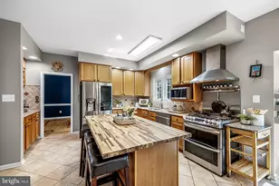 15572 Atterbury Ct, Dumfries, VA 22025 - Photo 17