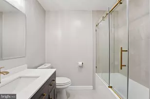 805 Norwood Ln, Woodbridge, VA 22191 - Photo 17