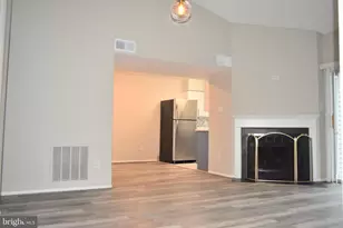 12121 Chaucer Ln, Woodbridge, VA 22192 - Photo 5