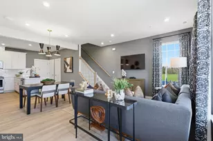 17636 Hawkins Way, Dumfries, VA 22026 - Photo 9