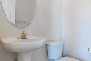 15675 William Bayliss Ct, Woodbridge, VA 22191 - Photo 5