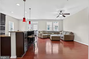 6916 Kona Dr, Gainesville, VA 20155 - Photo 17