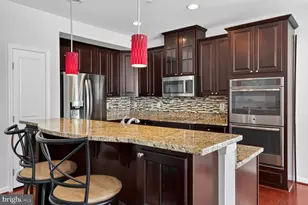 6916 Kona Dr, Gainesville, VA 20155 - Photo 13