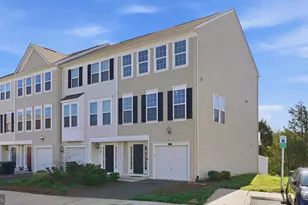 8267 Heritage Crossing Ct, Manassas, VA 20109 - Photo 3