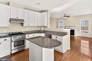 8903 Yellow Hammer Dr, Gainesville, VA 20155 - Photo 15