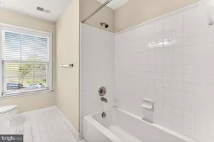 8903 Yellow Hammer Dr, Gainesville, VA 20155 - Photo 33