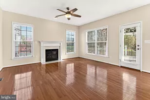 8903 Yellow Hammer Dr, Gainesville, VA 20155 - Photo 9