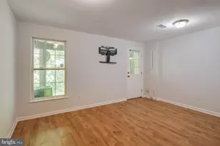 1832 Tiger Lily Cir, Woodbridge, VA 22192 - Photo 23