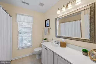 8140 Tillinghast Ln, Gainesville, VA 20155 - Photo 37