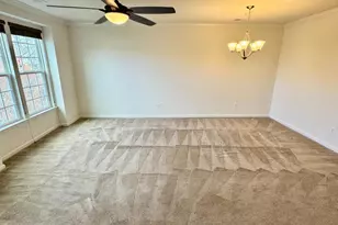 7536 Brunson Cir, Gainesville, VA 20155 - Photo 5